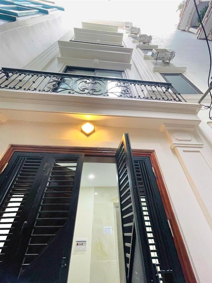 BÁN NHÀ ĐỘI CẤN CỰC GẦN PHỐ 42M 6 TẦNG THANG MÁY