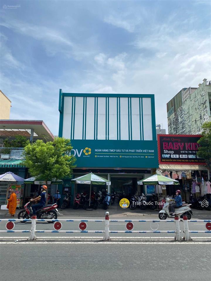 Bán nhà mt cộng hoà, p13, tân bình  dt 7.5 x 28m  ctxd h7t  hđt 180tr/th  giá 40 tỷ