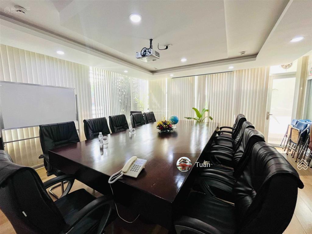 Bán tòa nhà văn phòng mới xây đường hoàng hoa thám  6 x 22m  hầm 6 tầng  hđ thuê 100 triệu