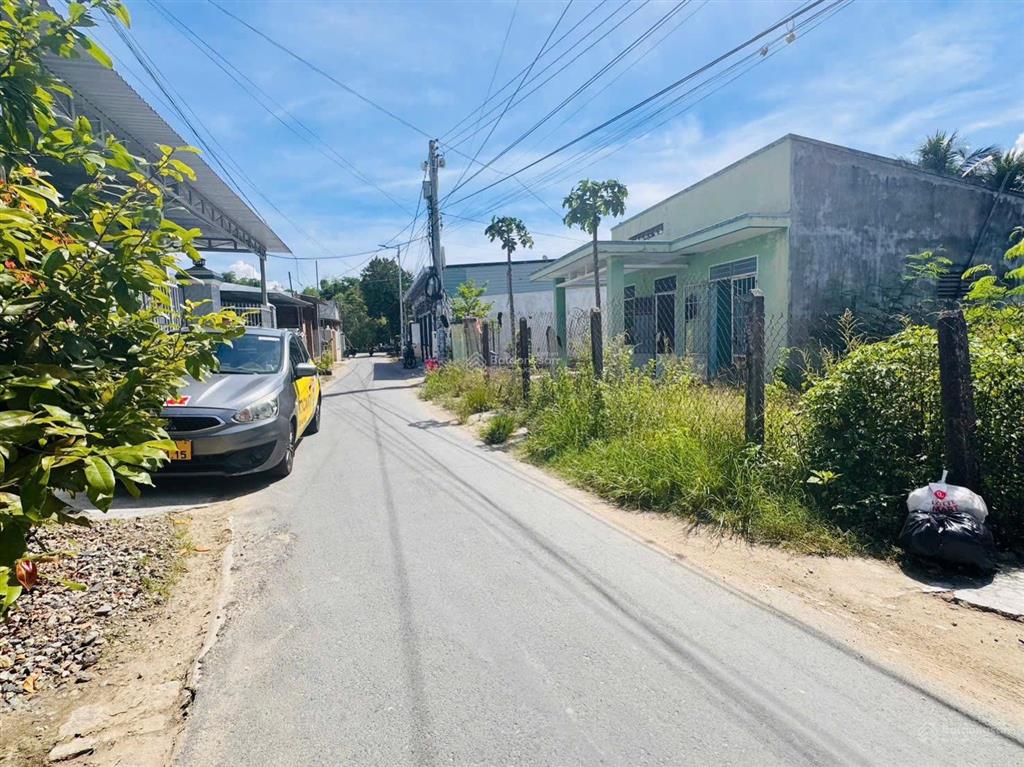 Đường nhựa ngay trung tâm thị trấn bao đẹp' vtri cũng đẹp' giá tốt diên thạnh ngay trung tâm thị t