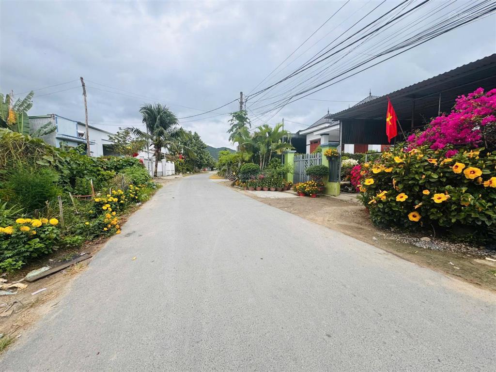 Nhà riêng đẹp tại thôn nam 1 diên sơn, giá tốt 2,999 tỷ, 206 m2