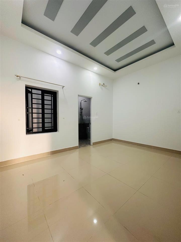 Quận 12, giảm 450tr con 5.85 tỷ bán nhà 4.5 x 15 , đường dọc kênh, xe tải thông, hiệp thành