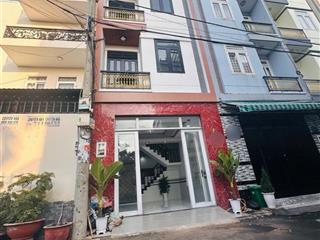 Quận 12, giảm 450tr con 5.85 tỷ bán nhà 4.5 x 15 , đường dọc kênh, xe tải thông, hiệp thành