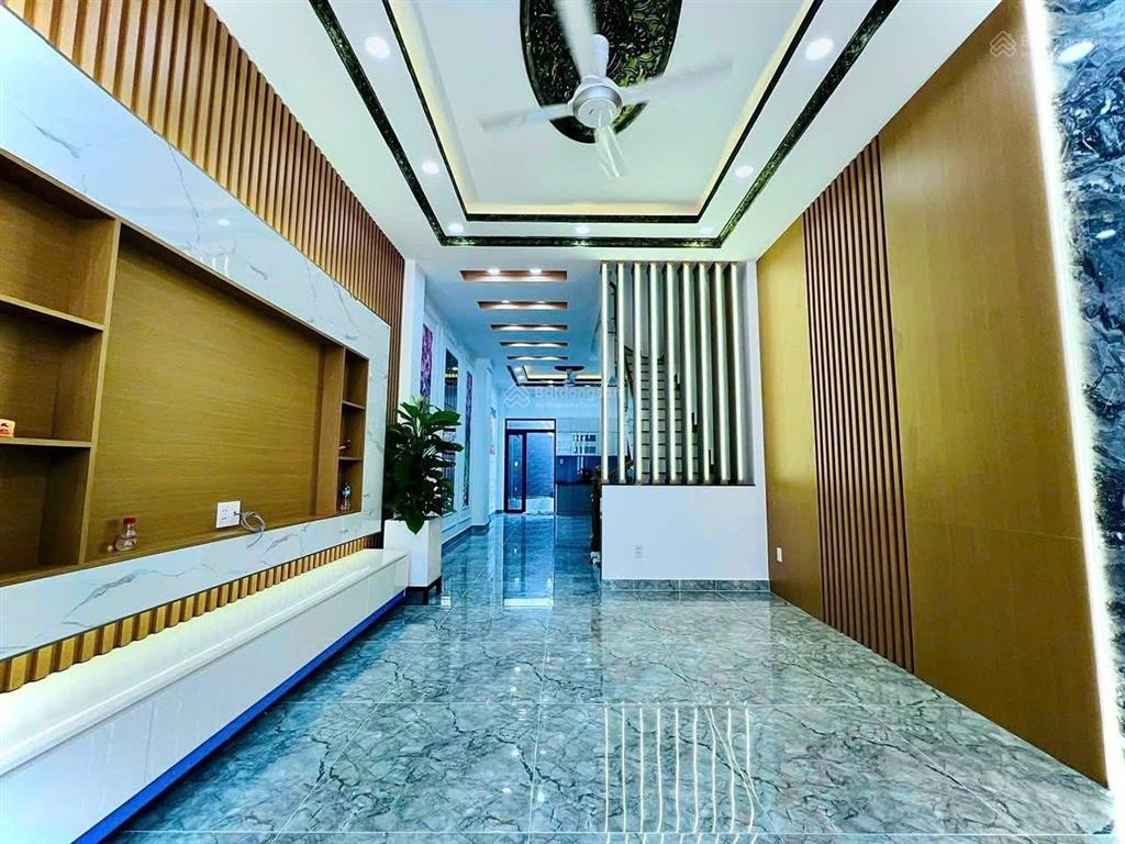 Nhà đẹp mặt tiền ngay trung tâm hành chính công an quận 1, 4x19, tân thới hiệp 09  giá 9.1 tỷ