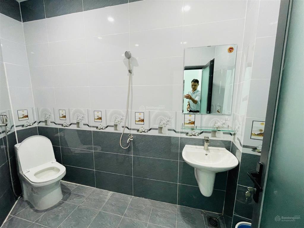 Quận 12 nhà mới ở ngay hiệp thành 13, đường xe hơi ,gần chợ hiệp thành, cụm công nghiệp giá 3.29 tỷ
