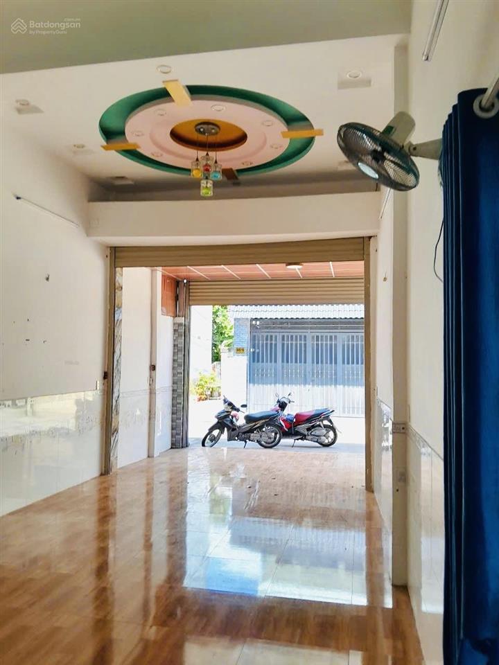 Quận 12 nhà góc 2 mặt tiền 1/ huỳnh thị hai xe hơi tới cửa,5.5 x 15ngay ngã tư nguyễn ảnh thủ, 5 tỷ