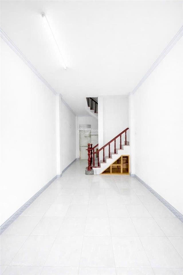 Nhà cấp 4 mới ở ngay 2 tầng gần ủy ban phường tân chánh hiệp xe hơi tới nhà chỉ 30m,chỉ nhỉnh 1.8t