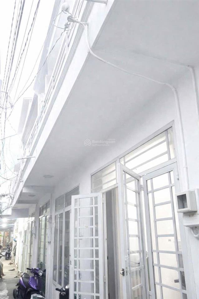 Nhà cấp 4 mới ở ngay 2 tầng gần ủy ban phường tân chánh hiệp xe hơi tới nhà chỉ 30m,chỉ nhỉnh 1.8t