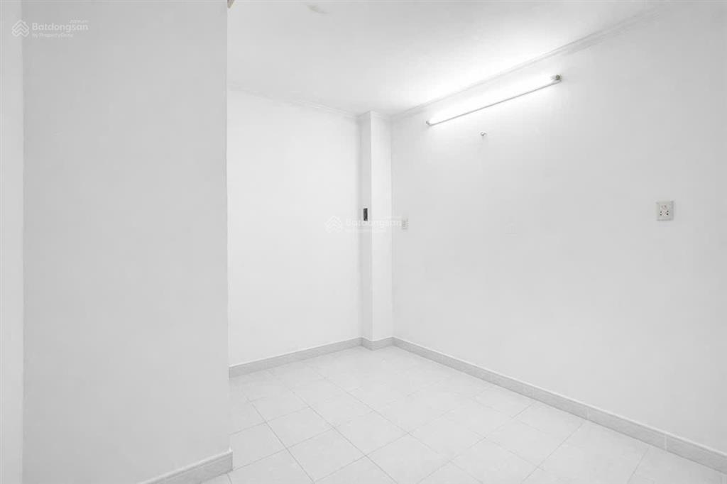 Nhà cấp 4 mới ở ngay 2 tầng gần ủy ban phường tân chánh hiệp xe hơi tới nhà chỉ 30m,chỉ nhỉnh 1.8t