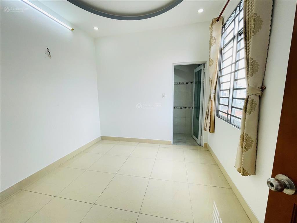 Nhà góc 2 mặt tiền  đường xe hơi lâm thị hố, quận 12 chỉ 4 tỷ 790