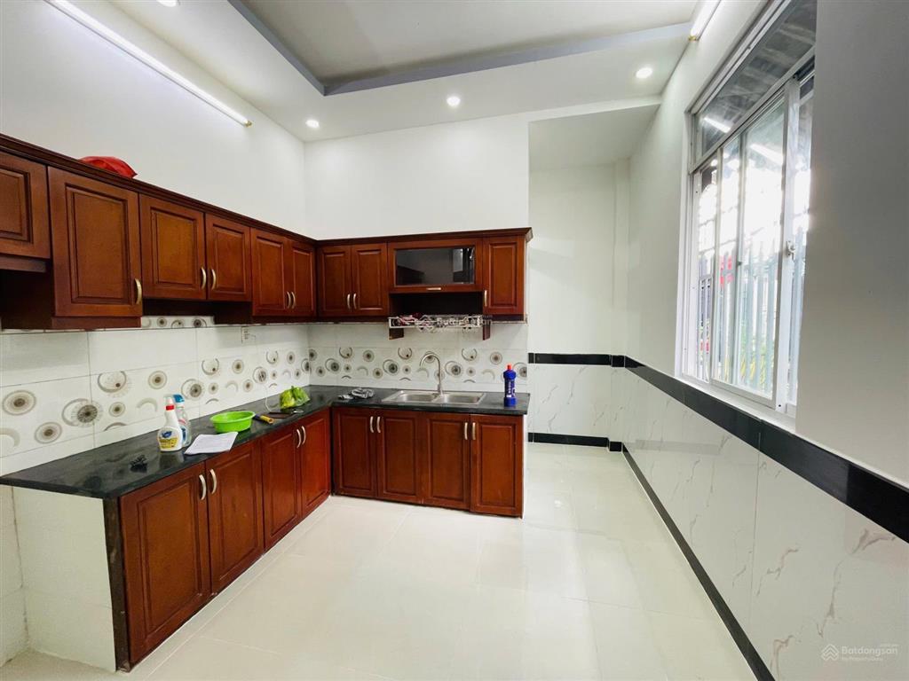 Nhà góc 2 mặt tiền  đường xe hơi lâm thị hố, quận 12 chỉ 4 tỷ 790