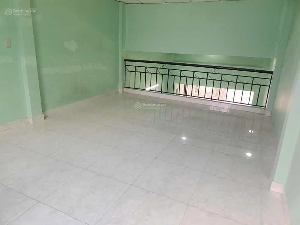 Quận 12, nhà ngon đường xe hơi, tân chánh hiệp 3 vào chỉ 50m, 4x12, chỉ 3 tỷ 890