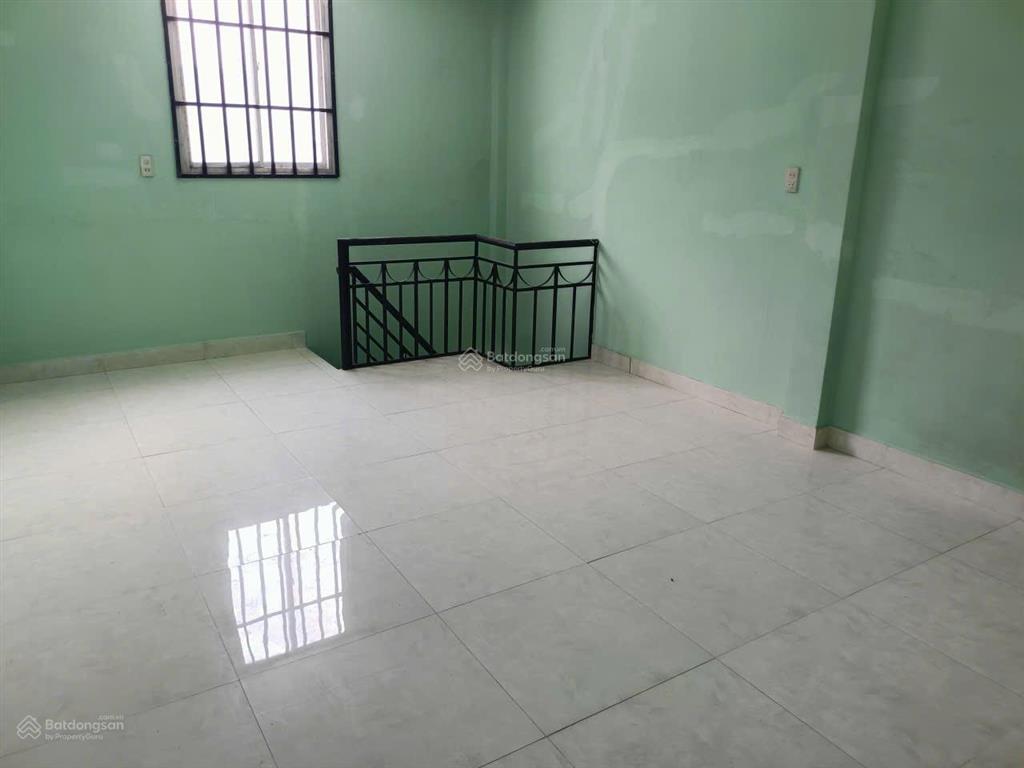Quận 12, nhà ngon đường xe hơi, tân chánh hiệp 3 vào chỉ 50m, 4x12, chỉ 3 tỷ 890