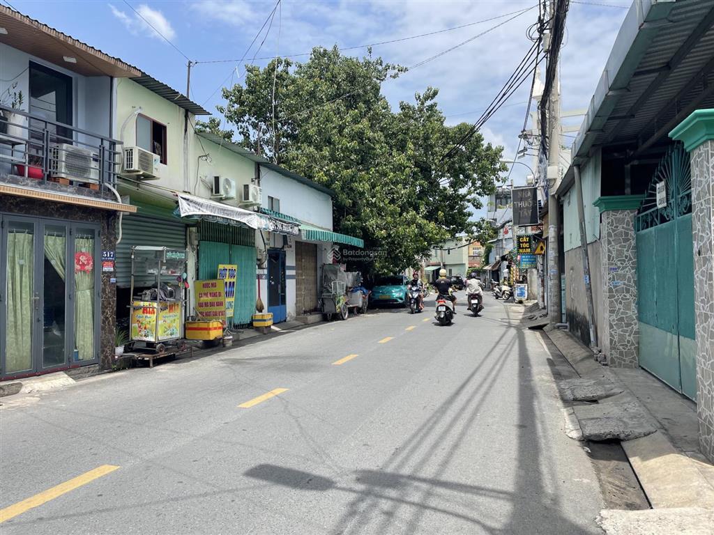 Nhà 1 lầu sau bến xe buýt hiệp thành, gần chợ, trường học siêu thị ngân hàng, thuận tiện đi lại