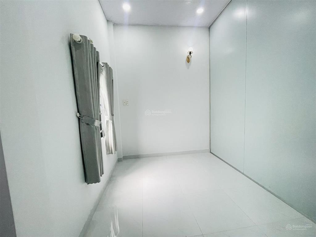 Nhà 1 lầu sau bến xe buýt hiệp thành, gần chợ, trường học siêu thị ngân hàng, thuận tiện đi lại