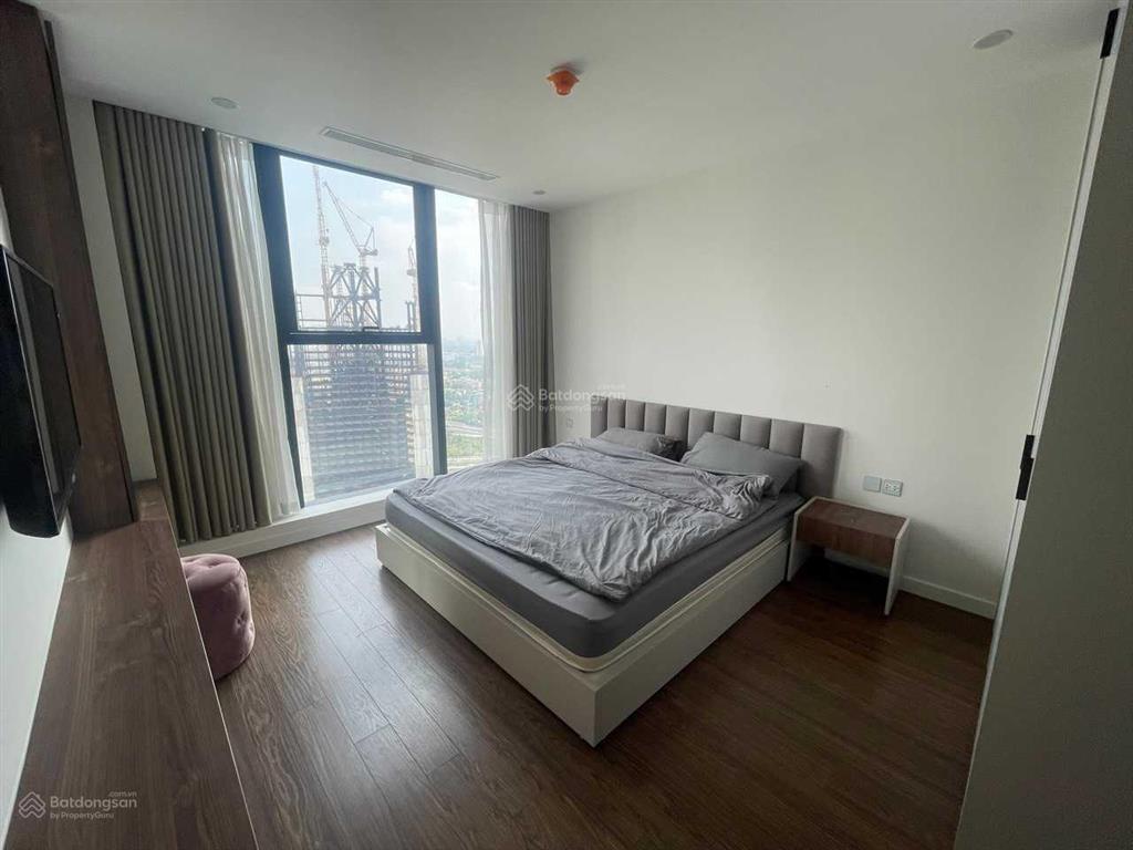 Gia đình tôi cho thuê căn 3 ngủ chung cư sunshine city, giá cho thuê  18tr/ tháng,  0383 654 ***
