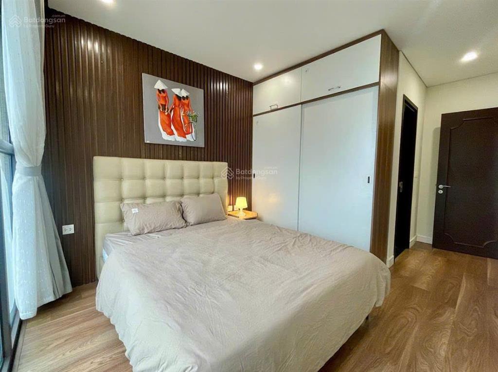 Tôi cho thuê căn hộ 4 phòng ngủ, view trọn hồ tây, giá chỉ 45tr/tháng.  0383 654 ***