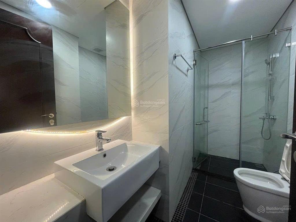 Tôi cho thuê căn hộ 4 phòng ngủ, view trọn hồ tây, giá chỉ 45tr/tháng.  0383 654 ***