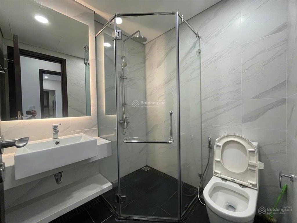Tôi cho thuê căn hộ 4 phòng ngủ, view trọn hồ tây, giá chỉ 45tr/tháng.  0383 654 ***