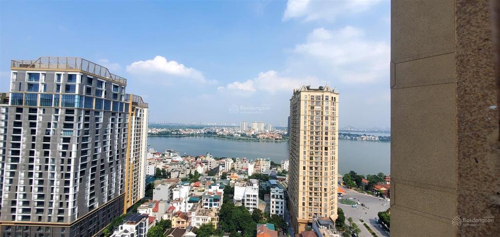 Tôi cần bán nhanh căn 70m2 tại chung cư d'. el dorado, giá 9 tỷ.  0383 654 ***