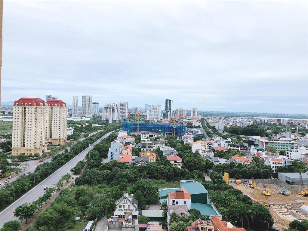 Tôi cần bán nhanh căn hộ 3 phòng ngủ hoa hậu, tầm view trọn hồ tây, giá 14 tỷ.  0383 654 ***
