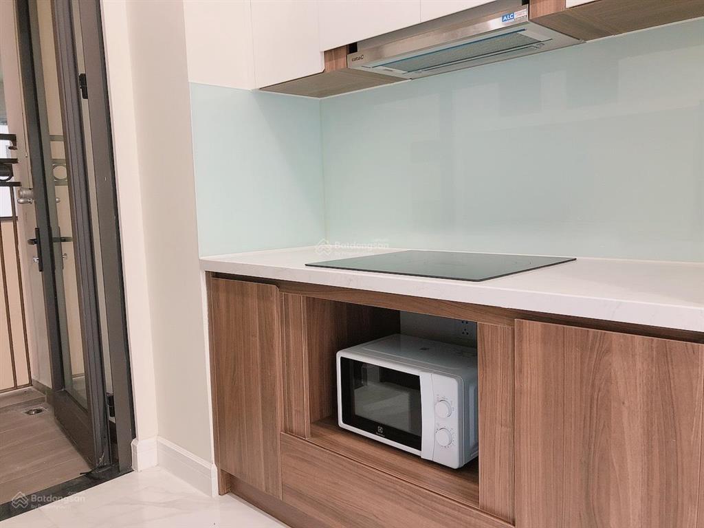 Tôi cần bán nhanh căn hộ 3 phòng ngủ hoa hậu, tầm view trọn hồ tây, giá 14 tỷ.  0383 654 ***