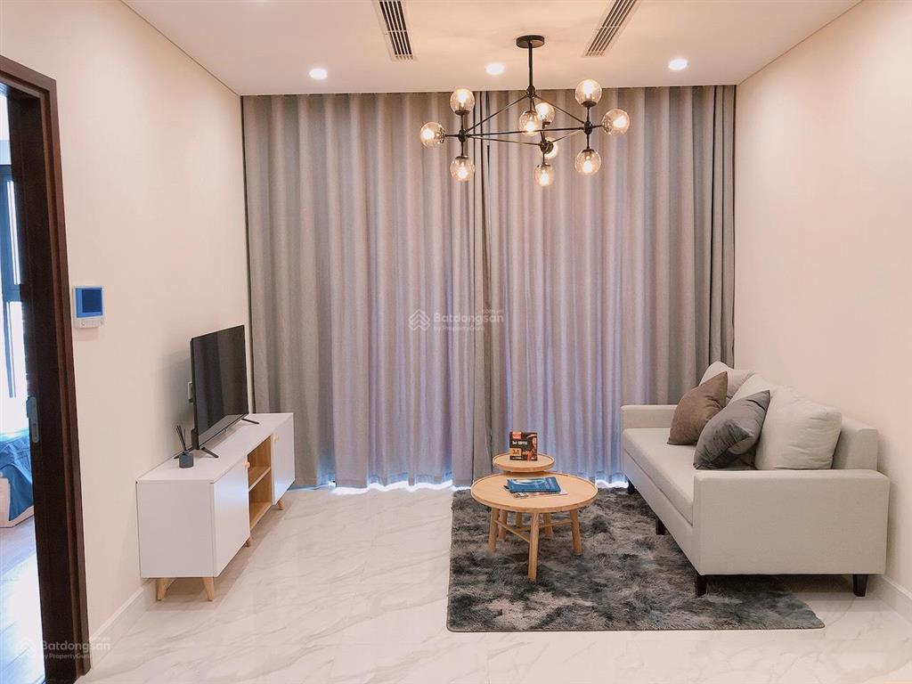 Tôi cần bán nhanh căn hộ 3 phòng ngủ hoa hậu, tầm view trọn hồ tây, giá 14 tỷ.  0383 654 ***