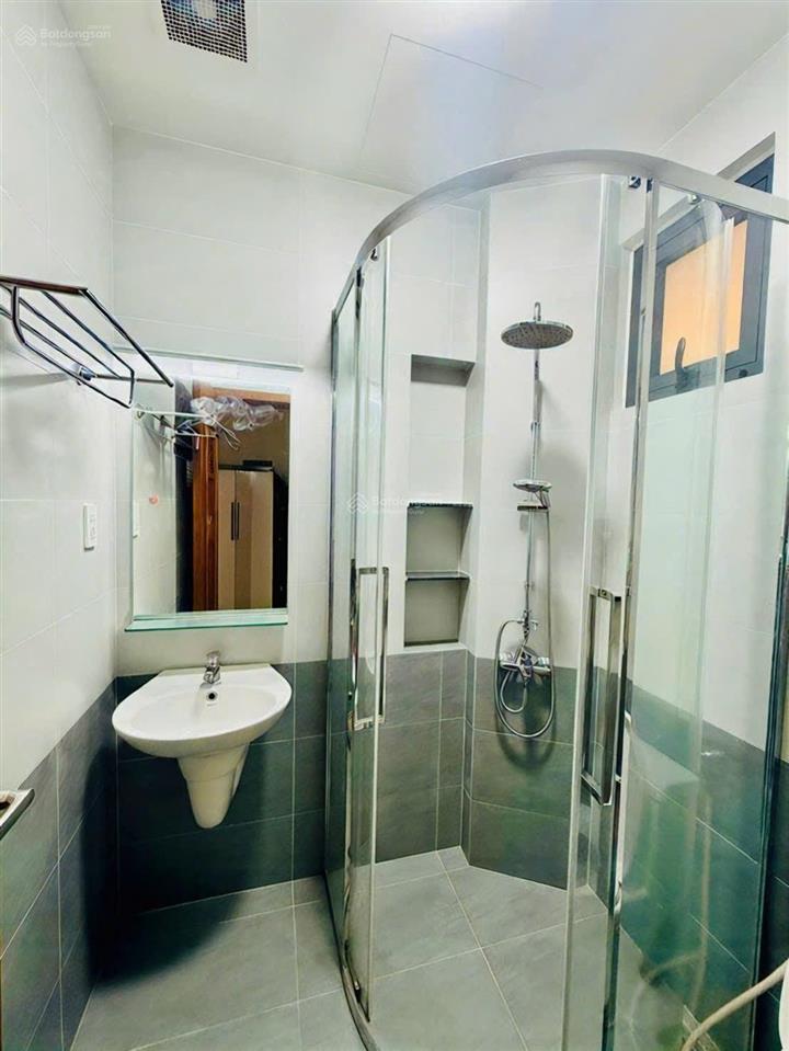 Cho thuê nhà nguyên căn sát bên khu đô thị vạn phúc city