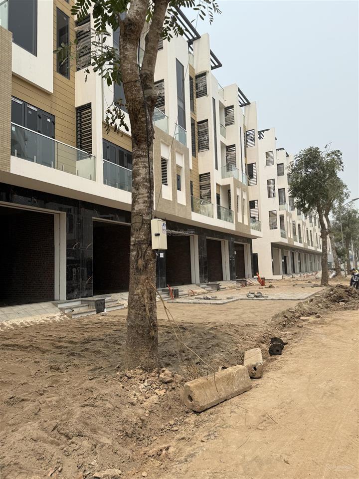 E có câ n liền kề đang xây thô tại thanh hà chào bán