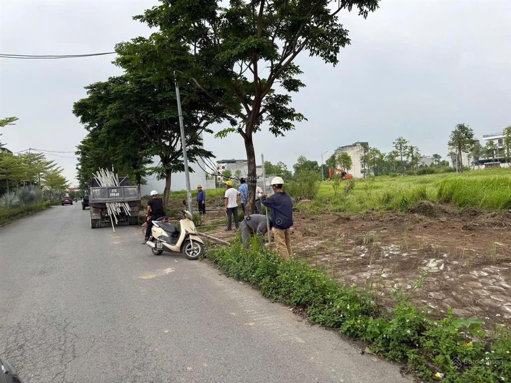 Bán đất liền kề thanh hà đang quây tôn xây dựng khu b1.4