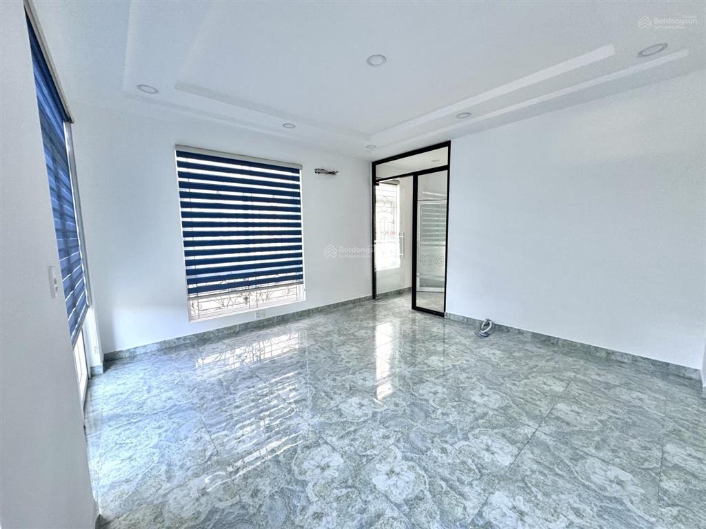 Cho thuê mb cityland gò vấp 1 lầu + 1 lửng + 1 trệt (2wc) 27 triệu/tháng