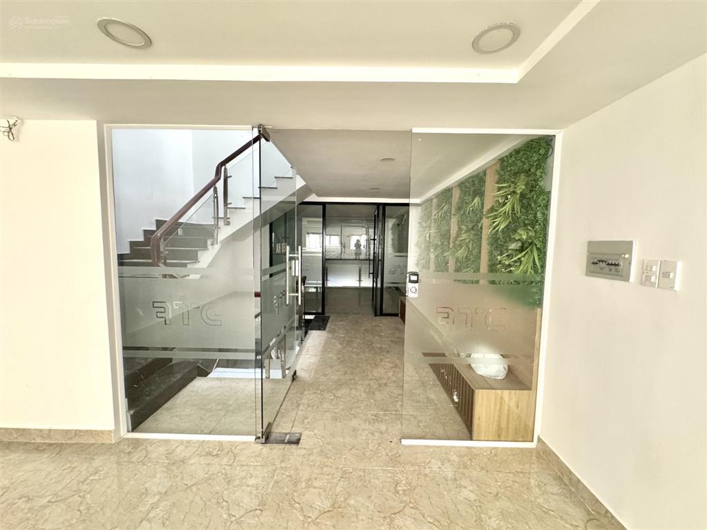 Cho thuê mb cityland gò vấp 1 lầu + 1 lửng + 1 trệt (2wc) 27 triệu/tháng