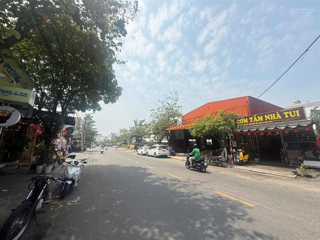 Bán lô đất mt mai thúc lân dt 137m2 ngang 6m đường 10m5