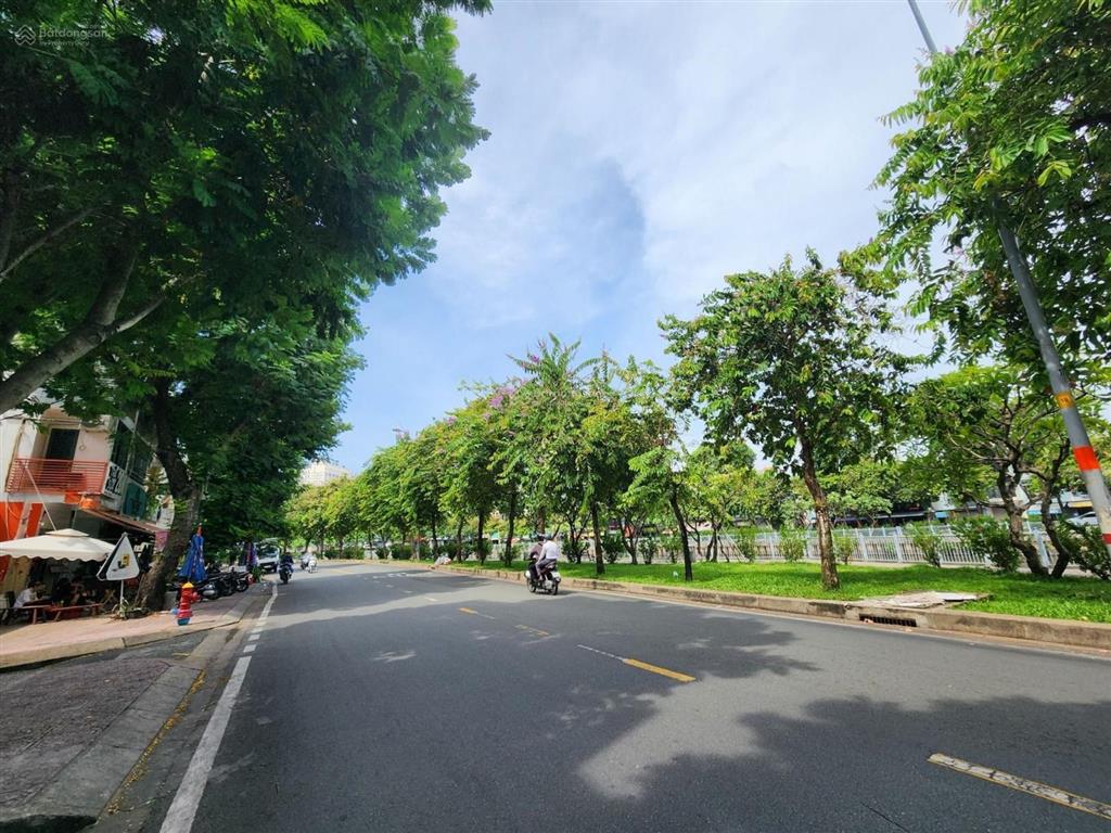 Bán đất mt an dương vương dt 99m gần sông