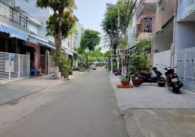 Bán đất mt bùi hữu nghĩa, dt 60m2 gần hồ nghinh
