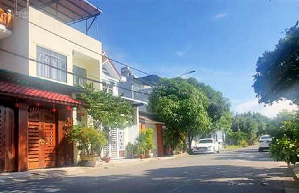 Chủ hạ 2 tỷ bán nhanh mt phó đức chính dt 100m2 ngang 5m đường 7m5