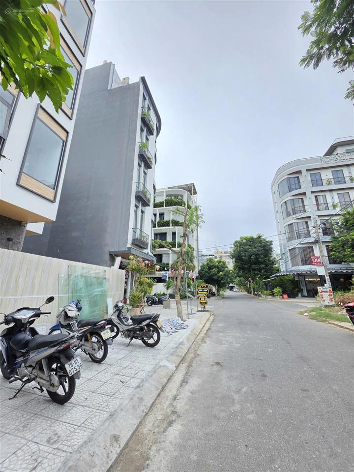 Bán góc 2mt trần đức thông dt 119,2m2 ngang 7m sát vương thừa vũ