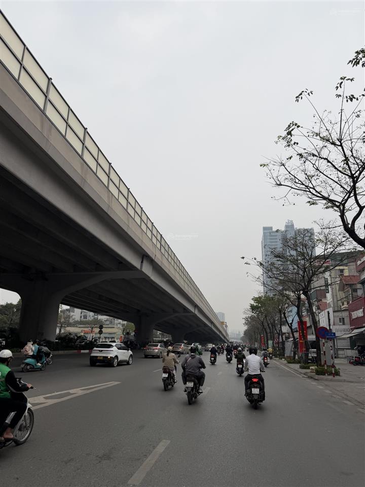 Bán nhà mặt phố phạm văn đồng, 125 tỷ, 168m2, 8 tầng nổi, 1 hầm kinh doanh, văn phòng, vị trí vip