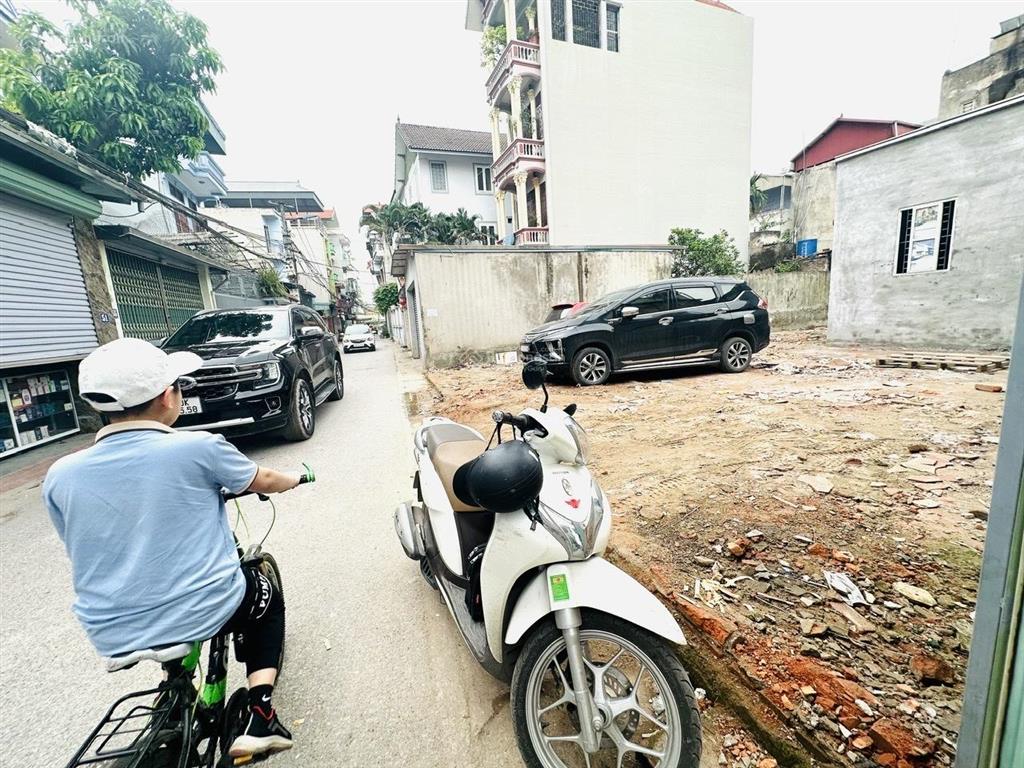 Bán gấp 60m2 đất, mt 6m, 6,8 tỷ, mặt phố khu vực ngọc hồi, thanh trì, kinh doanh sầm uất