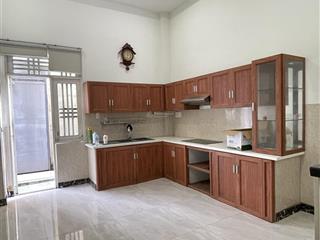 Nhà phố 1 trệt 2 lầu + tum cho thuê, sau làng đh quốc gia, phù hợp ở & kinh doanh, gần metro