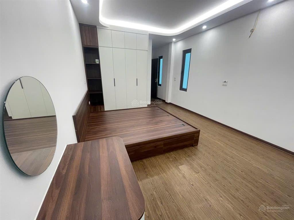 Bán nhà lô góc thạch bàn 233.3m2 full nội thất