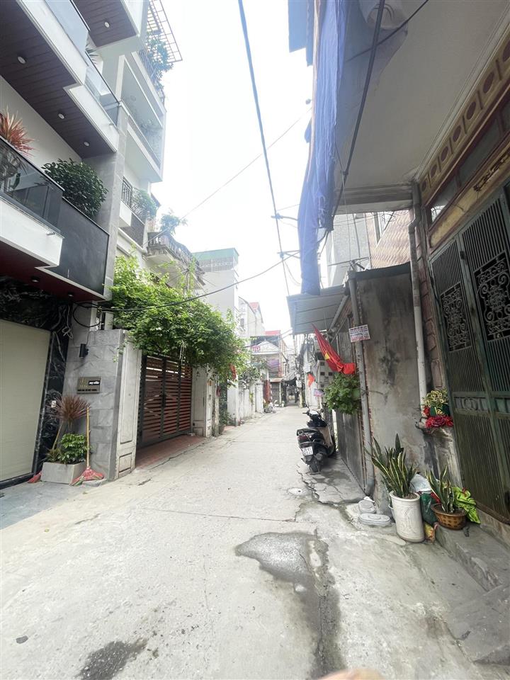 Bán nhà 110m xây 6 tầng thang máy ngõ thông ô tô tại ngô gia tự long biên
