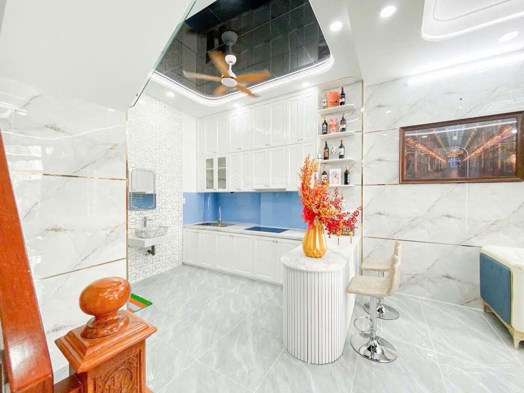 Siêu phẩm 5 tầng hxh hoàng xuân hoành, 60m2, 6.6x11, 5pn, full nội thất, chỉ 8.6 tỷ