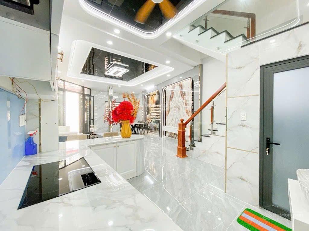 Siêu phẩm 5 tầng hxh hoàng xuân hoành, 60m2, 6.6x11, 5pn, full nội thất, chỉ 8.6 tỷ