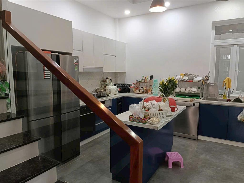 Bán nhà đối diện công viên kdc đào sư tích. phước kiển , 84m2