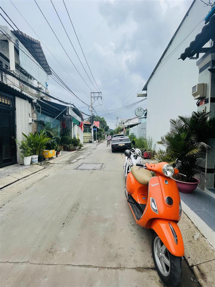 Nhà mt hẻm xe hơi 1419 lê văn lương, phước kiển, 6pn.