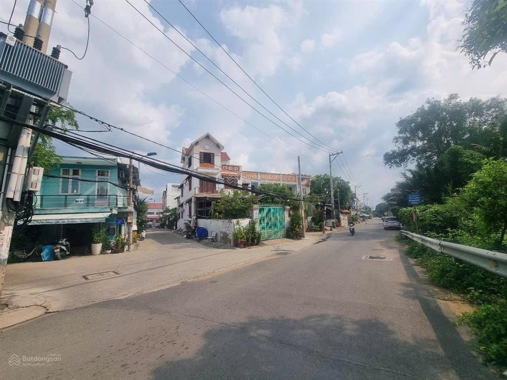 Đất 2mt trước sau hẻm xe hơi 1368 lê văn lương. phước kiển, 100m2