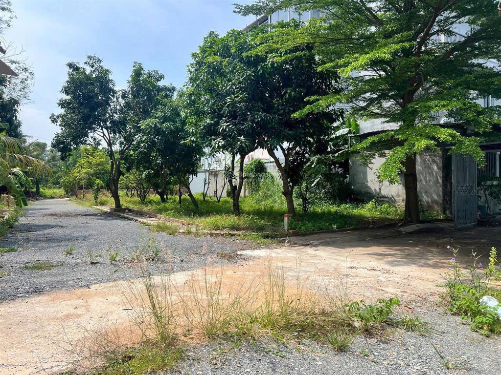 Lô góc biệt thự lê văn lương, phước kiển, 160m2.