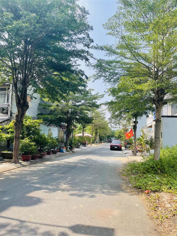 Đất kdc 1181 lê văn lương, phước kiển. hướng đông, sổ sẵn