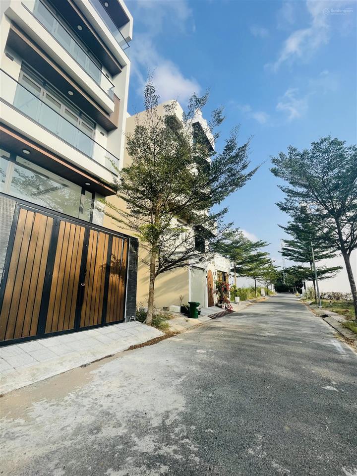 Đất kdc 1181 lê văn lương, phước kiển. hướng đông, sổ sẵn